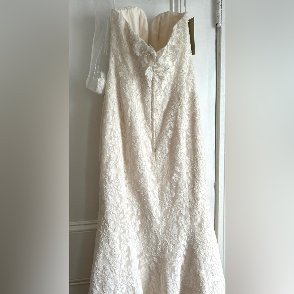 NWT Mikaella Bridal Light Ivory Lace Wedding Dress Size 6 - Picture 4 of 17